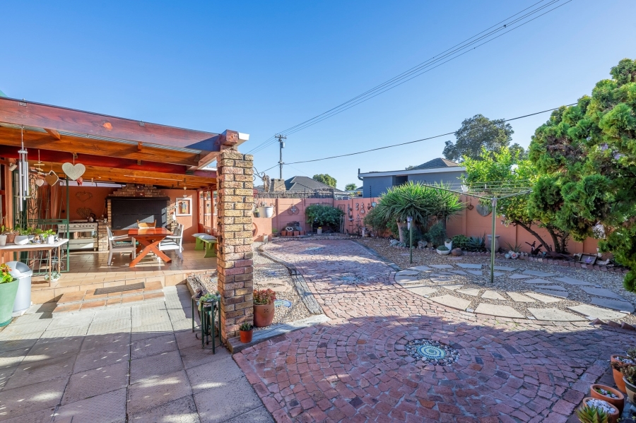 3 Bedroom Property for Sale in Clamhall Western Cape